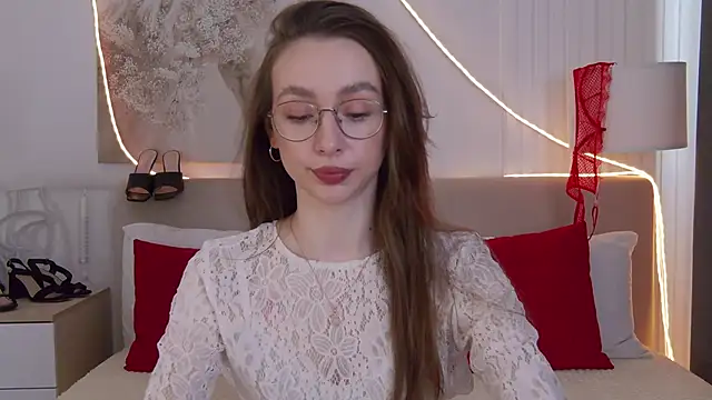 Emily Simon online show from 05/07/26, 05:22