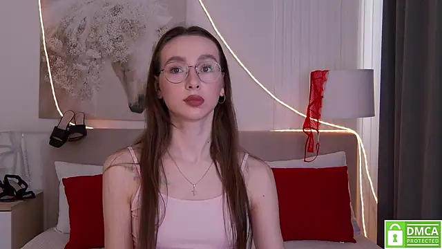 Emily Simon online show from 04/01/26, 04:47