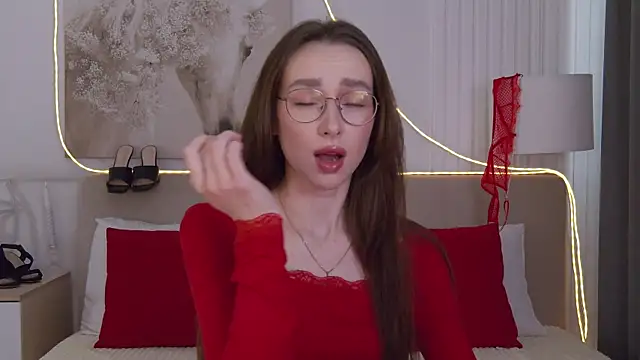 Emily Simon online show from 04/10/26, 05:25