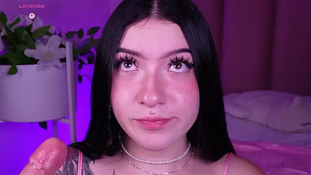 Snapshot of Dolcexx_ chatting on 02/13/26, 08:20 Dolcexx online show from 02/13/26, 08:20