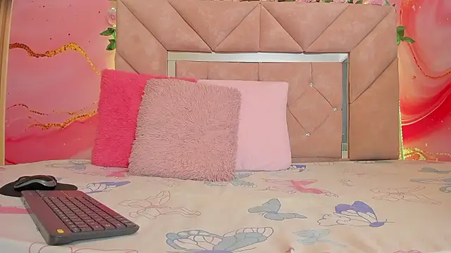 sweet  luna   online show from 02/02/26, 11:09