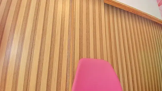 sweet  luna   online show from 04/18/26, 11:01