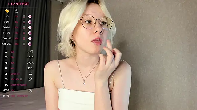 Allettaevee online show from 03/24/26, 01:38