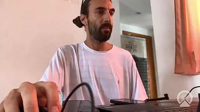 Snapshot of aircum99 chatting on 02/19/26, 02:47 aircum99 online show from 02/19/26, 02:47