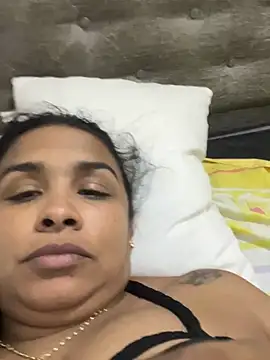 Valeriacaliente online show from 01/15/26, 06:33