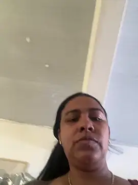 Valeriacaliente online show from 01/16/26, 03:27