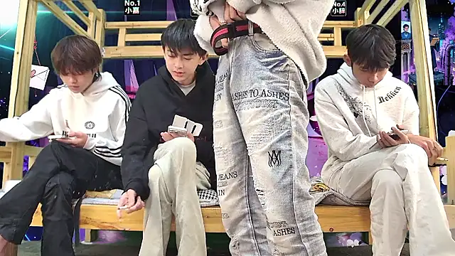 xiaohuangren01 online show from 03/14/26, 12:00