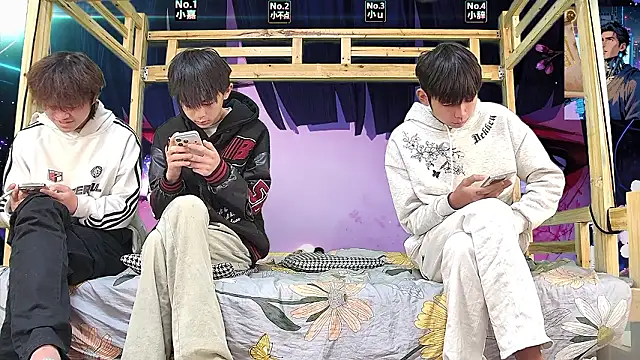 xiaohuangren01 online show from 03/16/26, 04:53