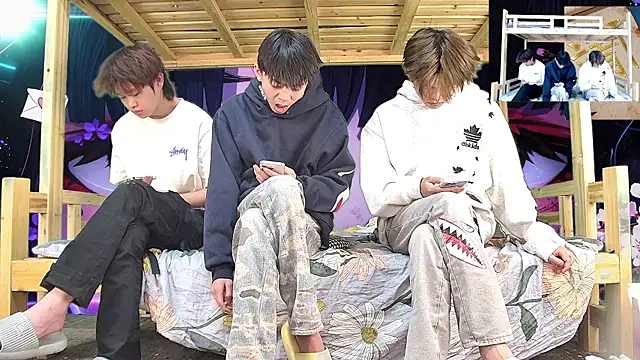 xiaohuangren01 online show from 03/02/26, 03:07