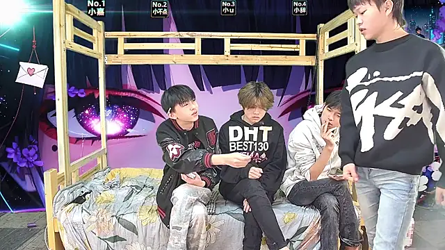 xiaohuangren01 online show from 03/28/26, 01:28