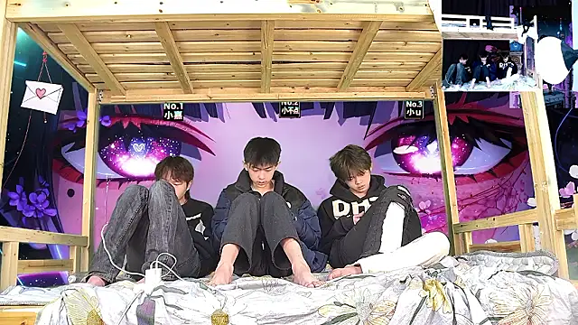 xiaohuangren01 online show from 02/06/26, 01:56