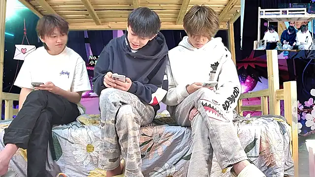 xiaohuangren01 online show from 03/03/26, 03:35