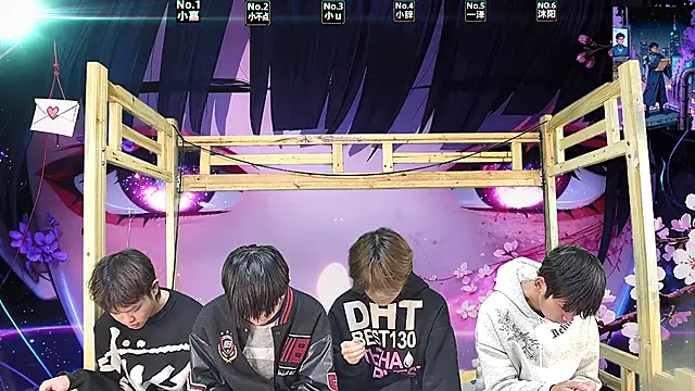 xiaohuangren01 online show from 03/25/26, 06:13