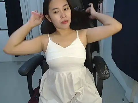 Snapshot of Bellashoweey chatting on 05/04/26, 02:42 Bellashoweey online show from 05/04/26, 02:42