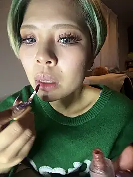 BADBITCHISAKI online show from 04/15/26, 01:15