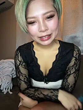 BADBITCHISAKI online show from 04/13/26, 01:15