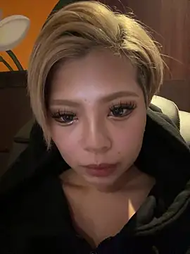 BADBITCHISAKI online show from 03/11/26, 02:22