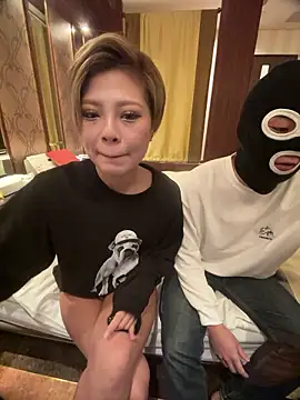 BADBITCHISAKI online show from 02/11/26, 12:05