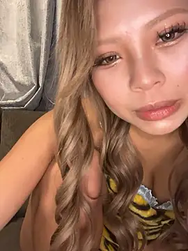 BADBITCHISAKI online show from 01/15/26, 01:25