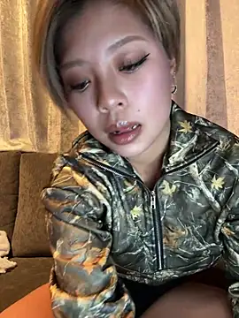 BADBITCHISAKI online show from 02/02/26, 01:10