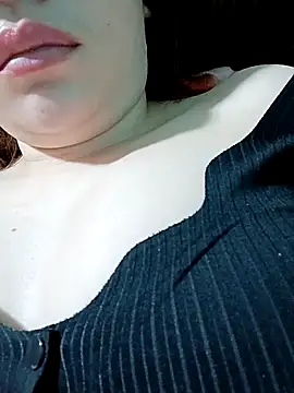 lylinhjim online show from 01/15/26, 03:10