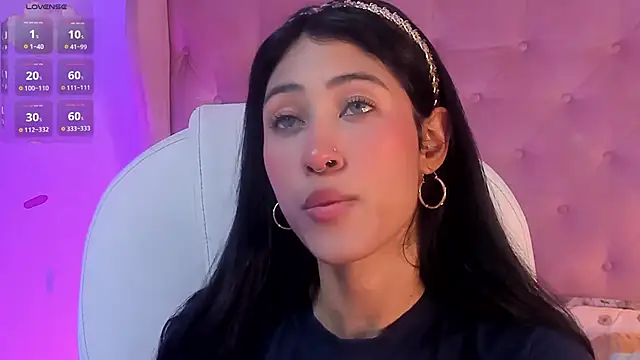 Snapshot of internett_sweetheart chatting on 02/23/26, 04:58 internett sweetheart online show from 02/23/26, 04:58