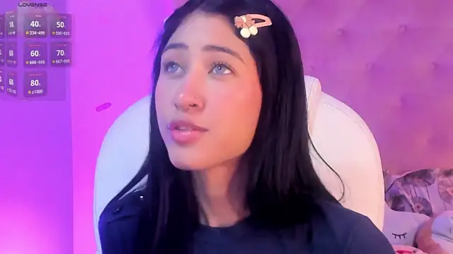 Snapshot of internett_sweetheart chatting on 02/20/26, 06:26 internett sweetheart online show from 02/20/26, 06:26