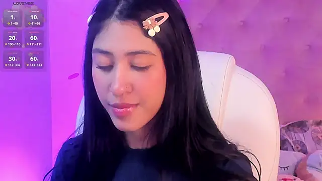 Snapshot of internett_sweetheart chatting on 02/20/26, 06:19 internett sweetheart online show from 02/20/26, 06:19