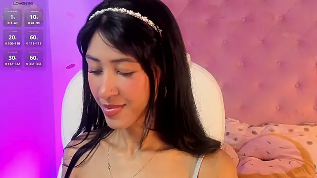 Snapshot of internett_sweetheart chatting on 02/09/26, 04:32 internett sweetheart online show from 02/09/26, 04:32