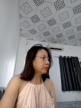 Snapshot of Famrita chatting on 04/18/26, 11:16 Famrita online show from 04/18/26, 11:16