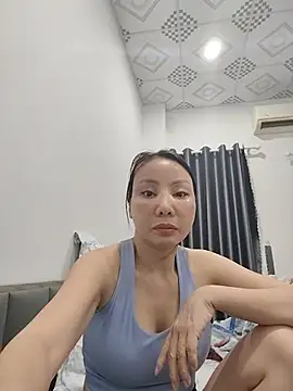 Snapshot of Famrita chatting on 05/16/26, 12:42 Famrita online show from 05/16/26, 12:42