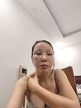 Snapshot of Famrita chatting on 05/30/26, 03:13 Famrita online show from 05/30/26, 03:13
