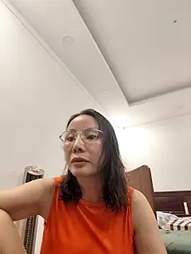 Snapshot of Famrita chatting on 05/28/26, 11:49 Famrita online show from 05/28/26, 11:49