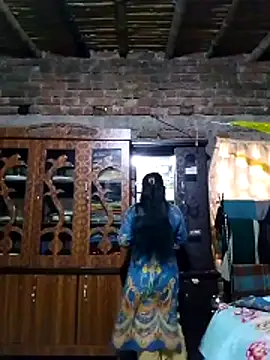 Snapshot of Hot_Sweeti chatting on 04/15/26, 10:10 Hot Sweeti online show from 04/15/26, 10:10