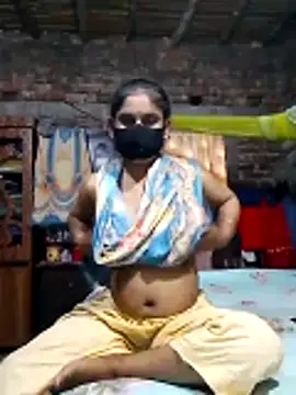 Snapshot of Hot_Sweeti chatting on 04/18/26, 11:12 Hot Sweeti online show from 04/18/26, 11:12
