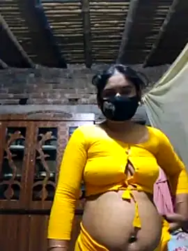 Snapshot of Hot_Sweeti chatting on 03/31/26, 10:23 Hot Sweeti online show from 03/31/26, 10:23