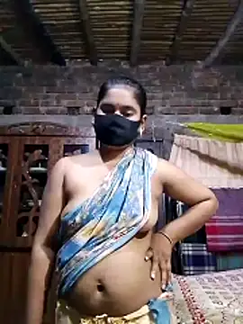 Snapshot of Hot_Sweeti chatting on 05/05/26, 02:20 Hot Sweeti online show from 05/05/26, 02:20