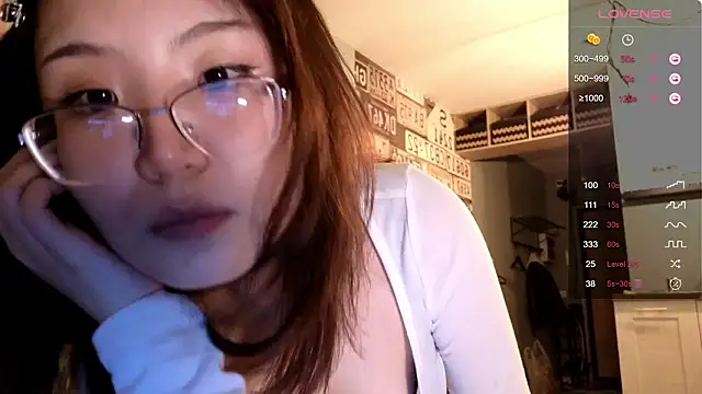 nullgirl online show from 02/02/26, 10:09