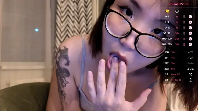 nullgirl online show from 02/11/26, 02:22