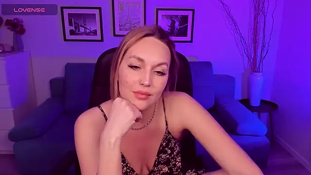 EvieMagical online show from 04/21/26, 07:20