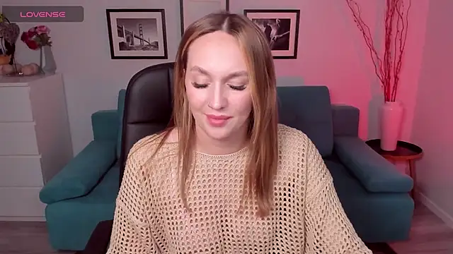 Snapshot of EvieMagical chatting on 02/17/26, 06:00 EvieMagical online show from 02/17/26, 06:00