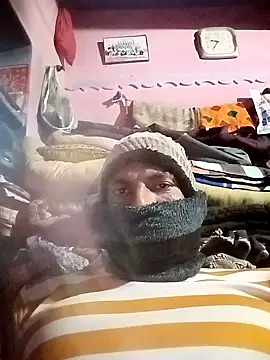 Snapshot of Hairymax_boy chatting on 01/19/26, 04:11 Hairymax boy online show from 01/19/26, 04:11