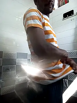 Snapshot of Hairymax_boy chatting on 03/03/26, 08:43 Hairymax boy online show from 03/03/26, 08:43