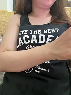 Snapshot of Donna9696 chatting on 04/11/26, 02:52 Donna9696 online show from 04/11/26, 02:52