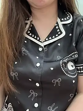 Snapshot of Donna9696 chatting on 04/02/26, 02:02 Donna9696 online show from 04/02/26, 02:02