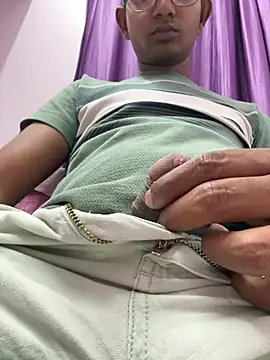 Snapshot of Hornyksg chatting on 02/06/26, 02:02 Hornyksg online show from 02/06/26, 02:02