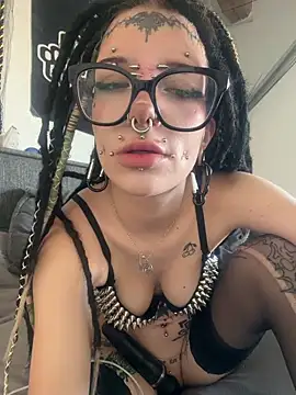 Snapshot of demonLamia chatting on 06/15/26, 01:33 demonLamia online show from 06/15/26, 01:33