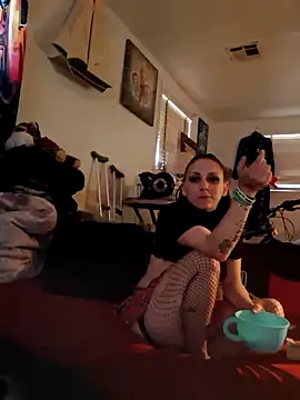 LadySn0w26 online show from 04/09/26, 12:11