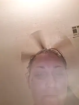 LadySn0w26 online show from 03/09/26, 03:15