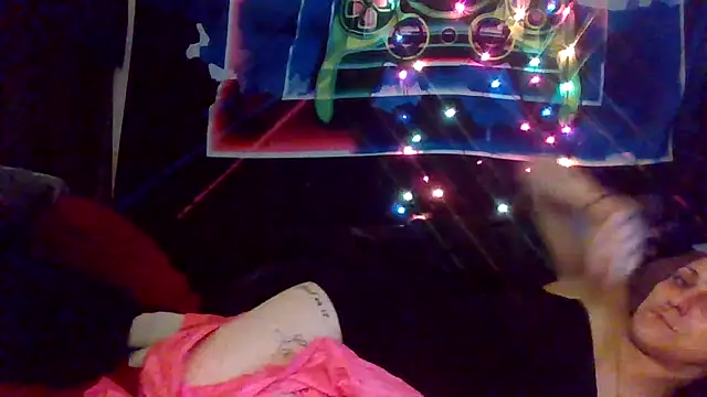 LadySn0w26 online show from 05/09/26, 08:07